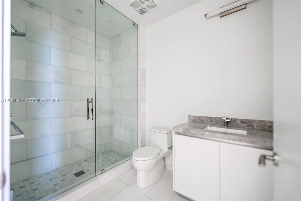 175 SE 25 Rd #501 Miami, FL 33129