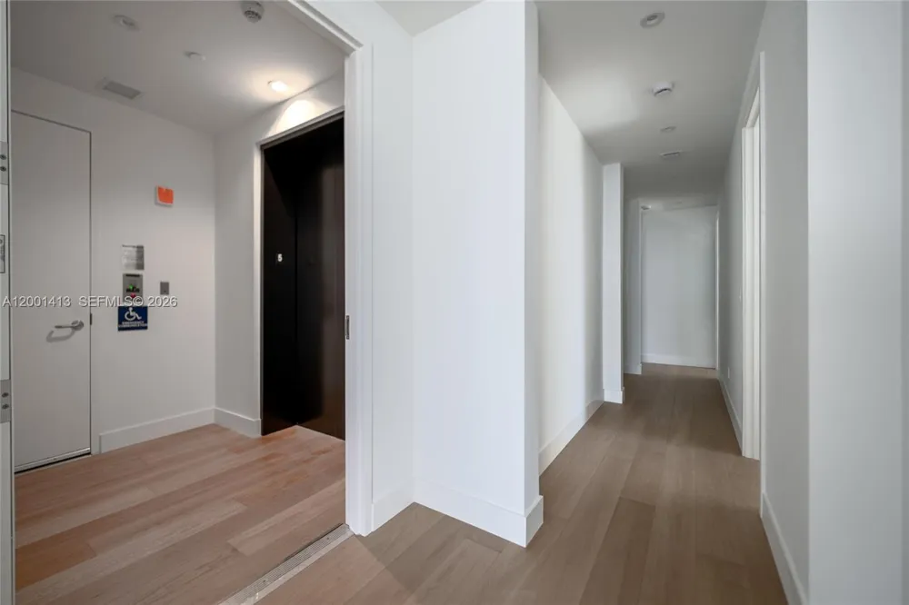 175 SE 25 Rd #501 Miami, FL 33129
