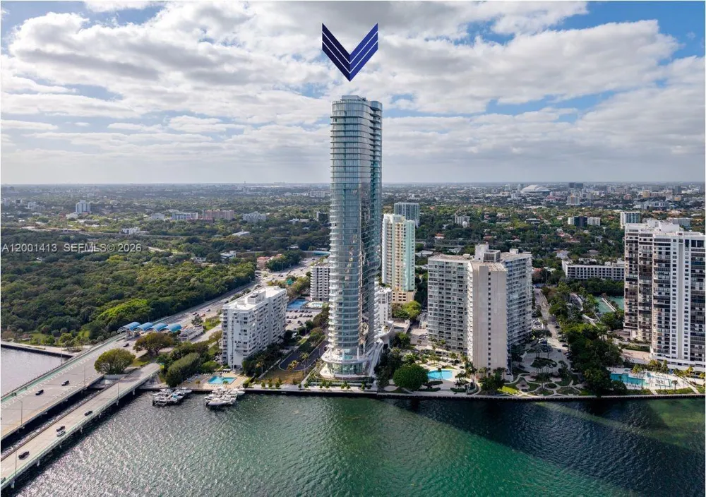 175 SE 25 Rd #501 Miami, FL 33129