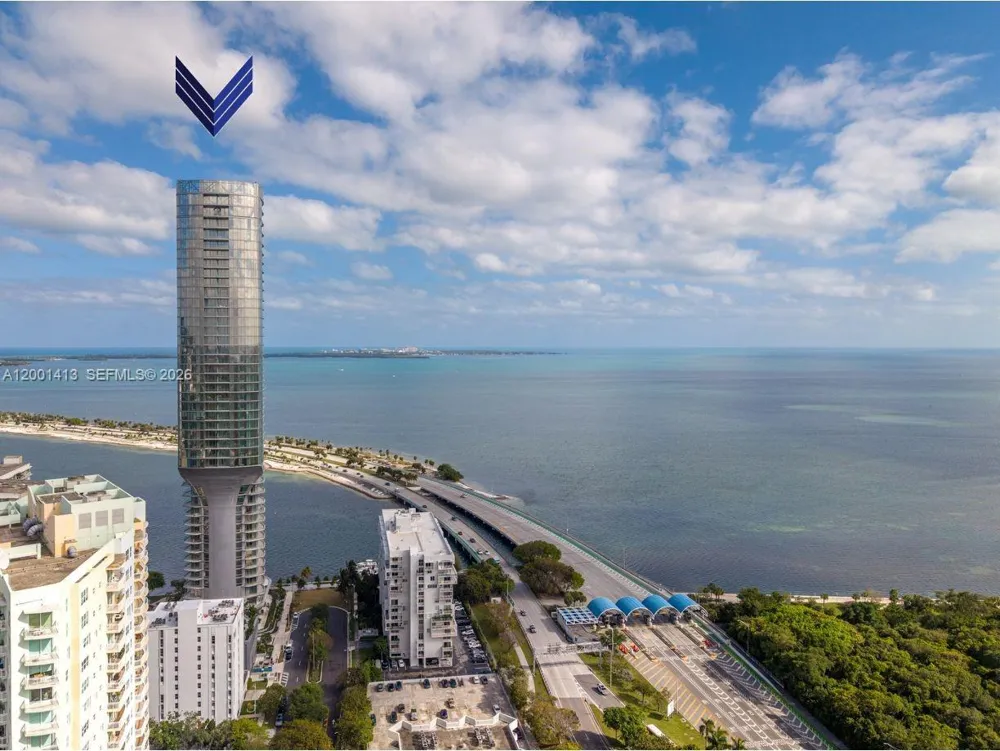 175 SE 25 Rd #501 Miami, FL 33129