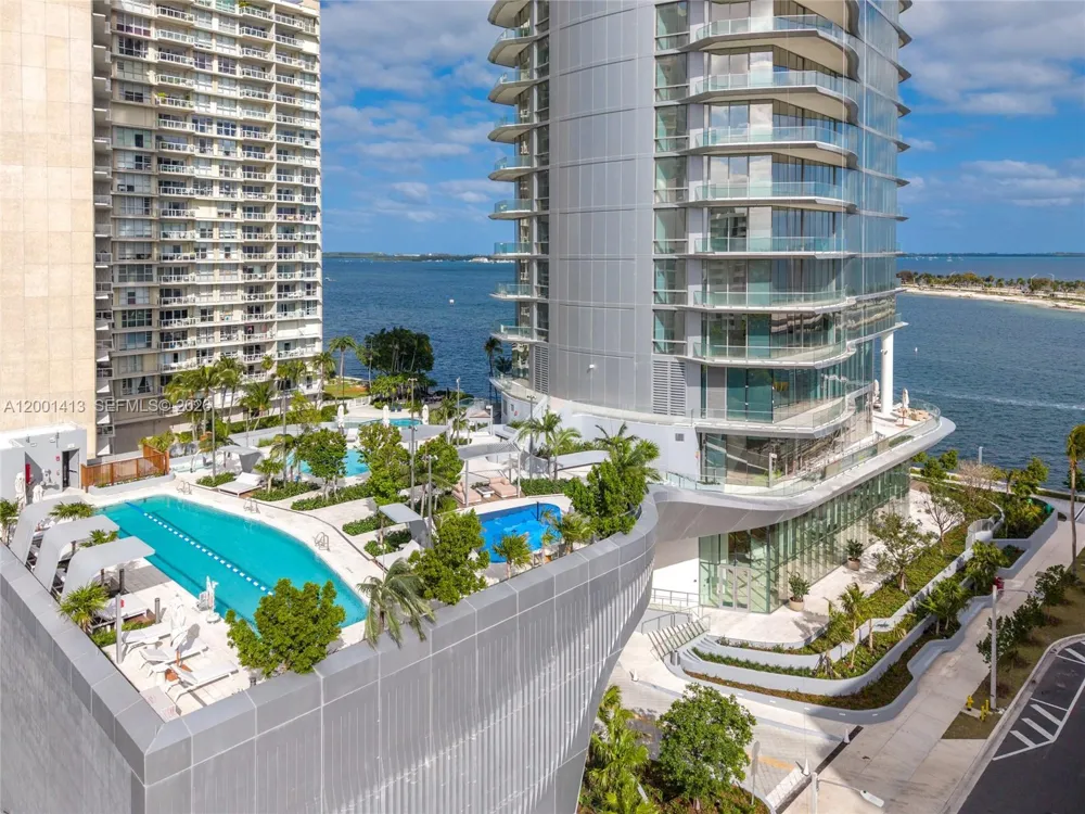 175 SE 25 Rd #501 Miami, FL 33129