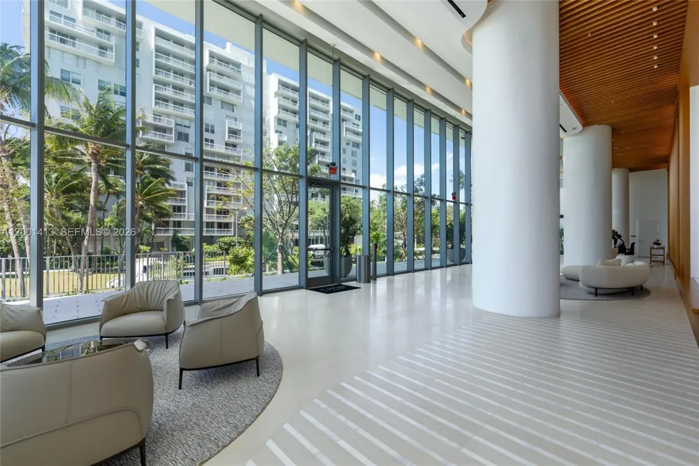 175 SE 25 Rd #501 Miami, FL 33129