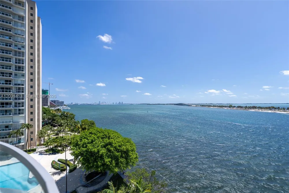 175 SE 25 Rd #501 Miami, FL 33129
