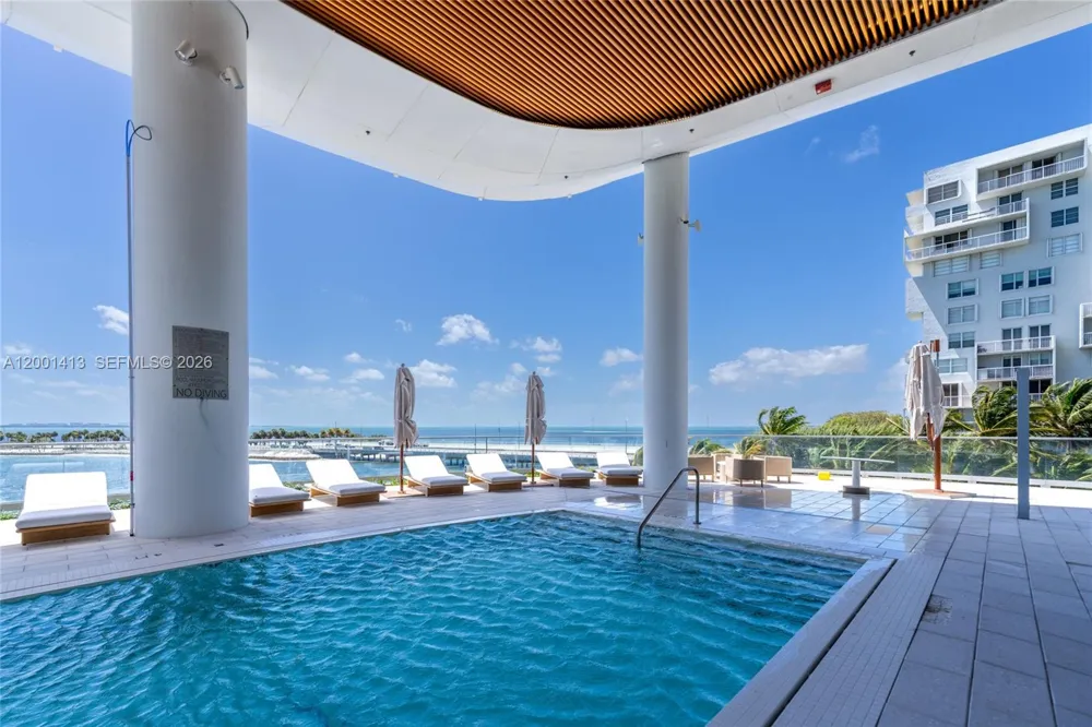 175 SE 25 Rd #501 Miami, FL 33129