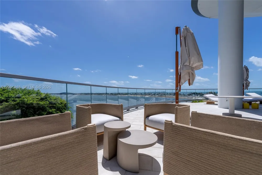 175 SE 25 Rd #501 Miami, FL 33129