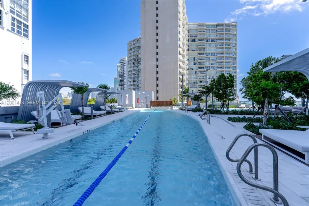175 SE 25 Rd #501 Miami, FL 33129