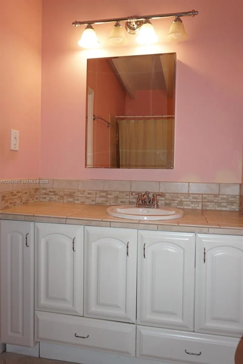229 2nd Rd Key Largo, FL 33037