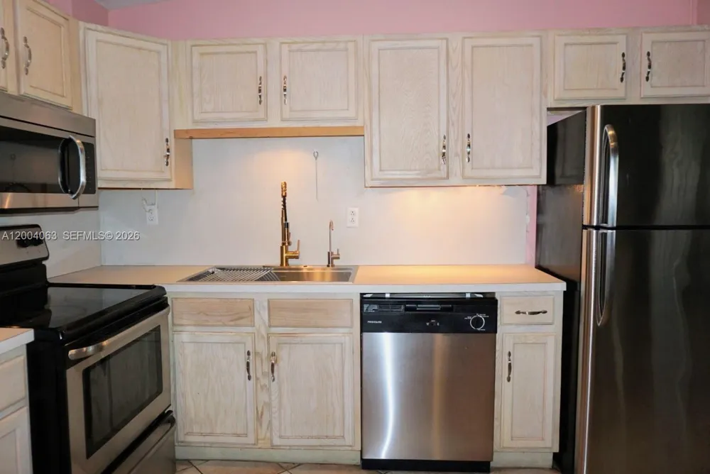 229 2nd Rd Key Largo, FL 33037