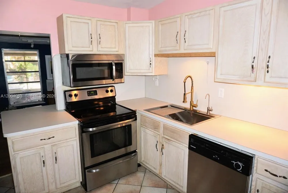 229 2nd Rd Key Largo, FL 33037