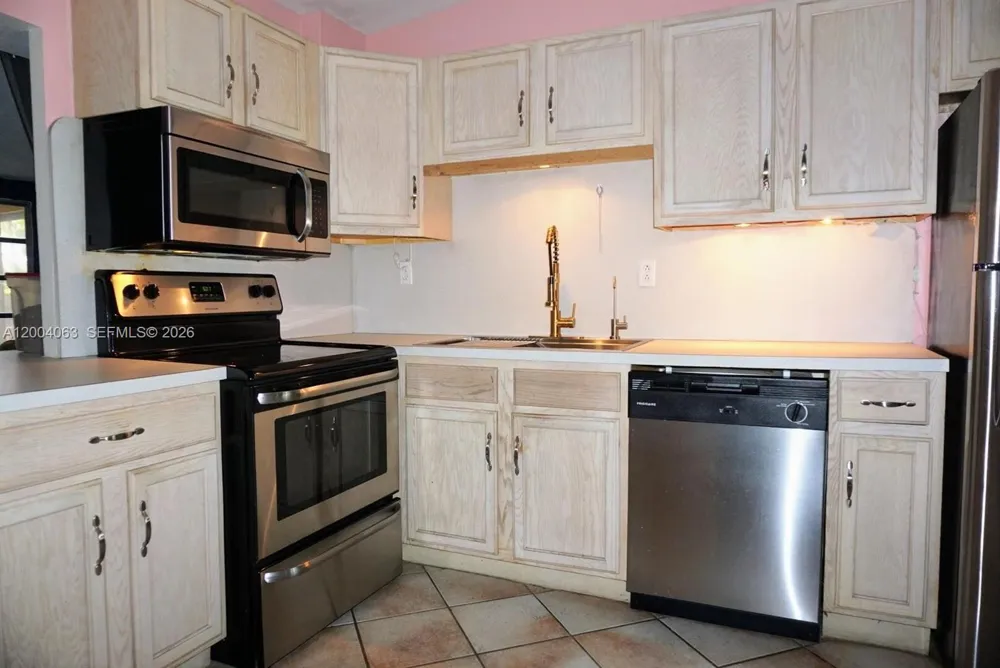 229 2nd Rd Key Largo, FL 33037