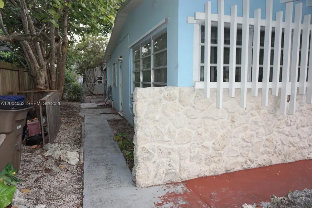 229 2nd Rd Key Largo, FL 33037