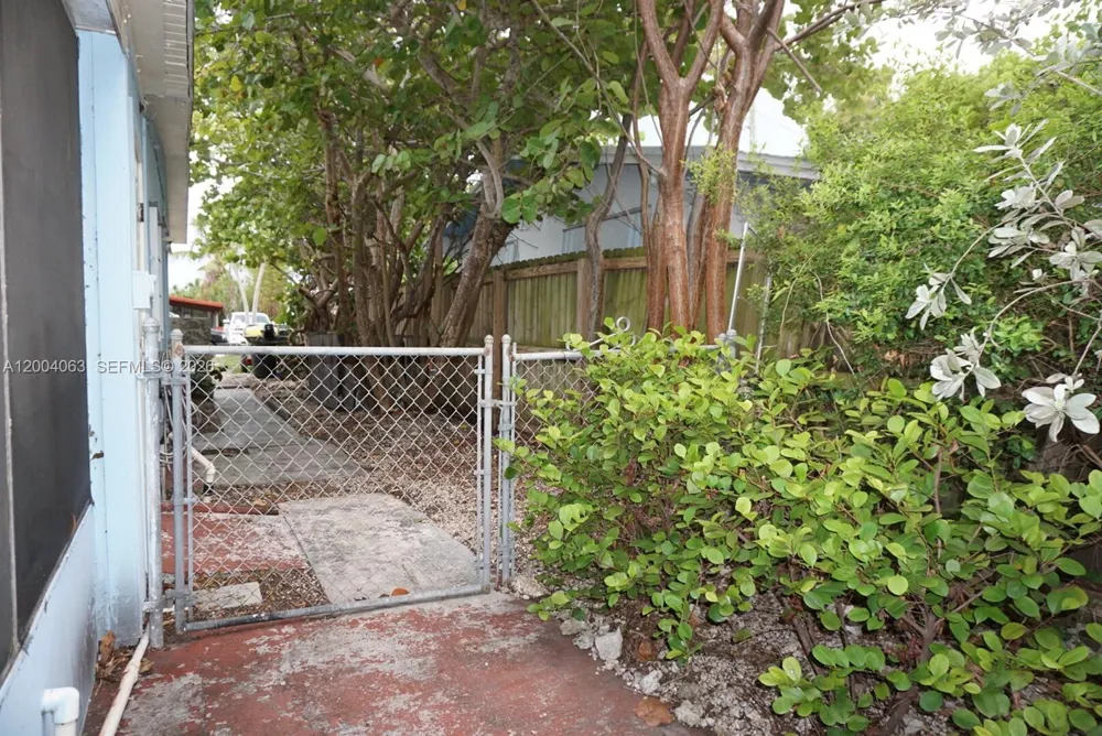 229 2nd Rd Key Largo, FL 33037