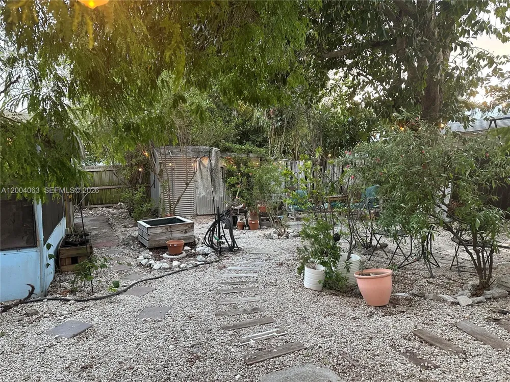 229 2nd Rd Key Largo, FL 33037