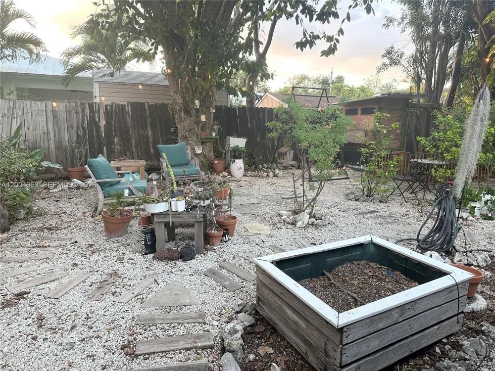 229 2nd Rd Key Largo, FL 33037