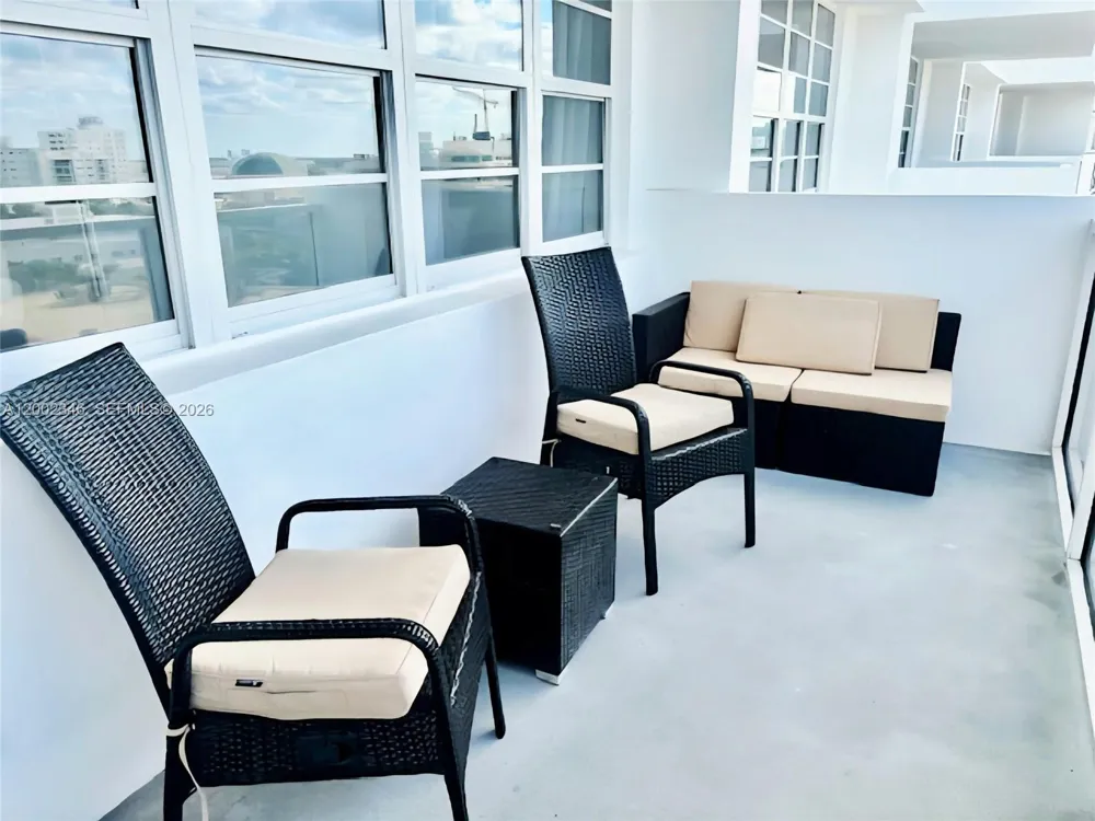 100 Lincoln Rd #927 Miami Beach, FL 33139