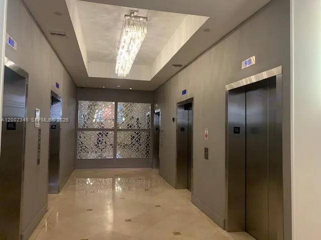 100 Lincoln Rd #927 Miami Beach, FL 33139