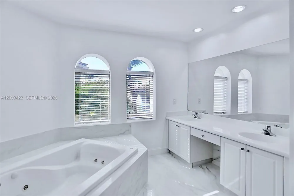 21032 NE 32nd Ave #21032 Aventura, FL 33180