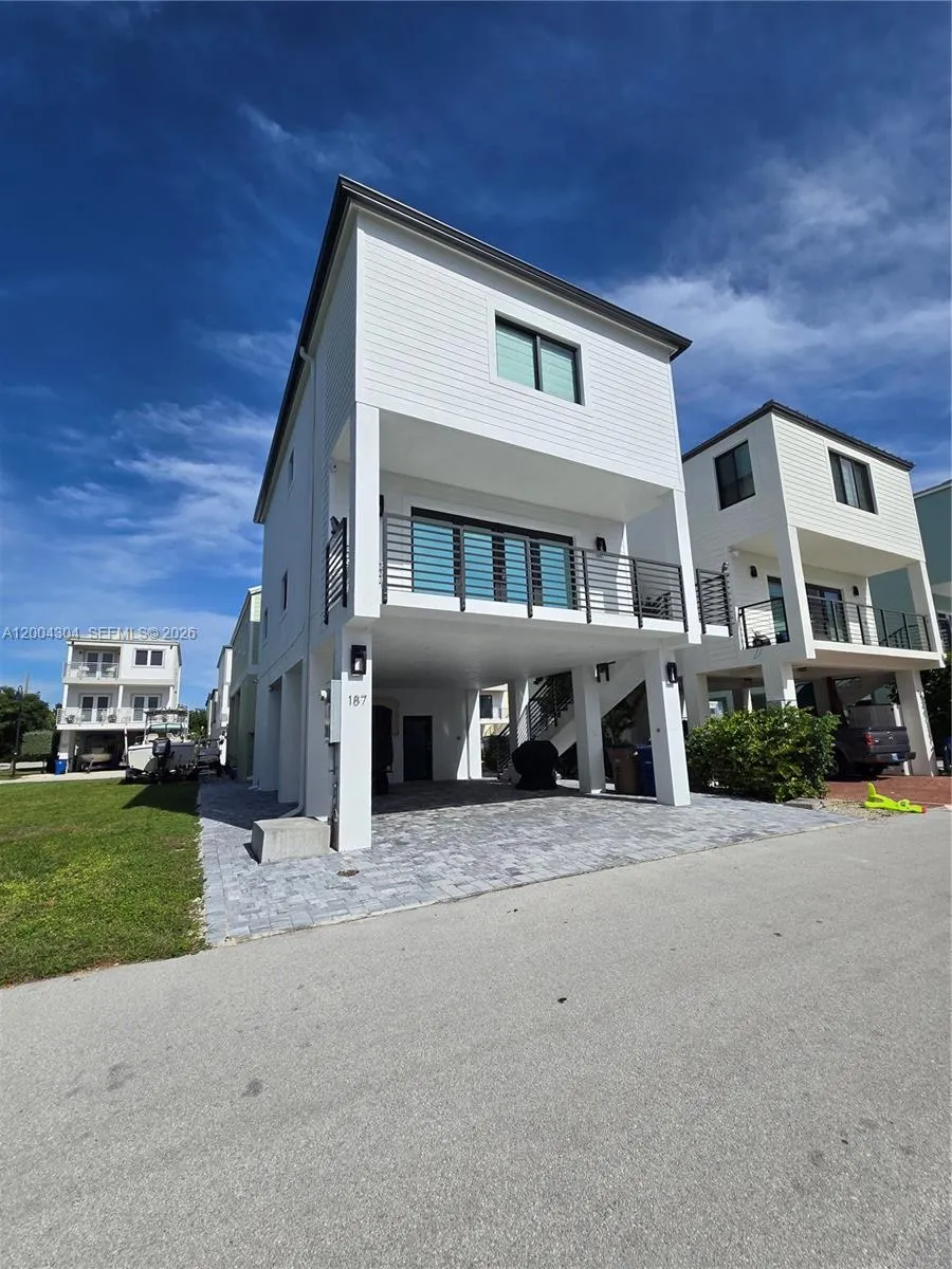 94825 Overseas Hwy #187 Key Largo, FL 33037