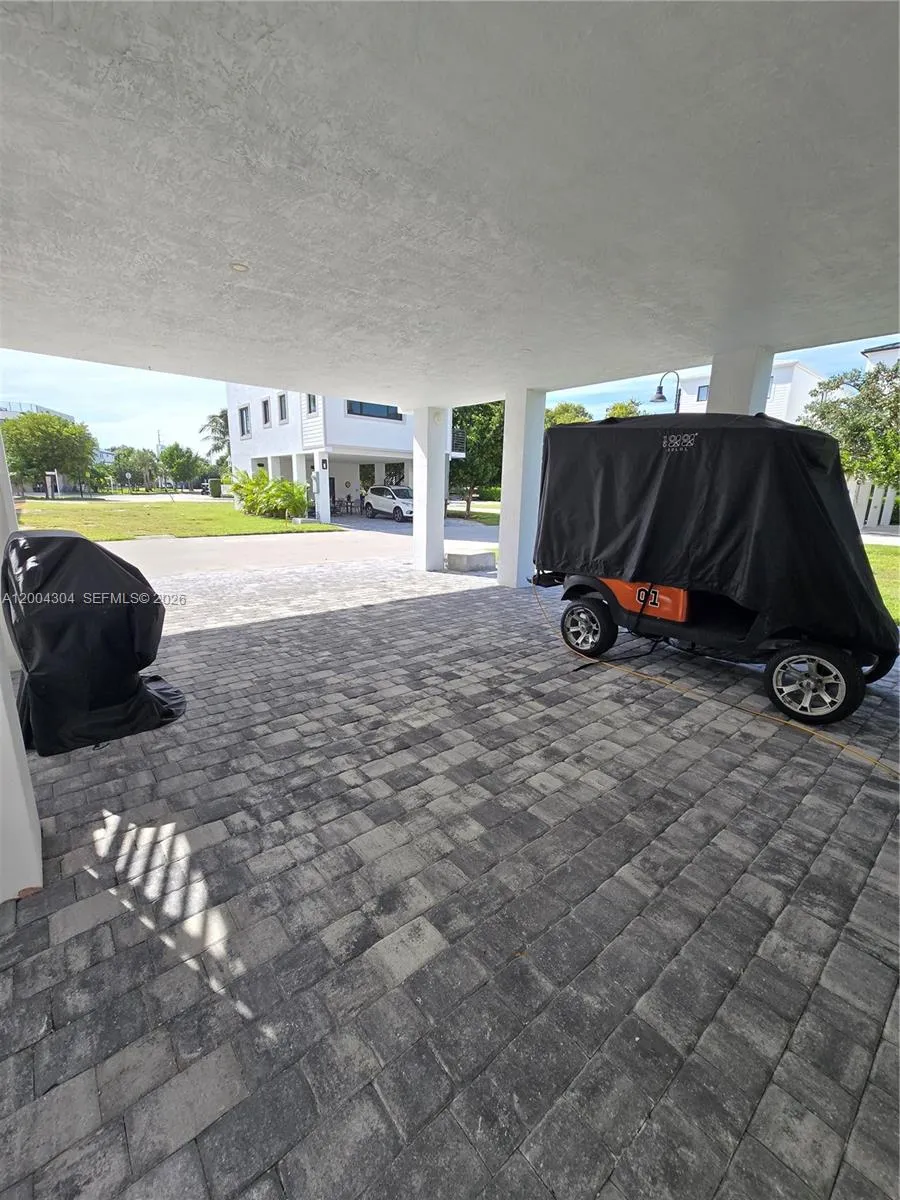 94825 Overseas Hwy #187 Key Largo, FL 33037