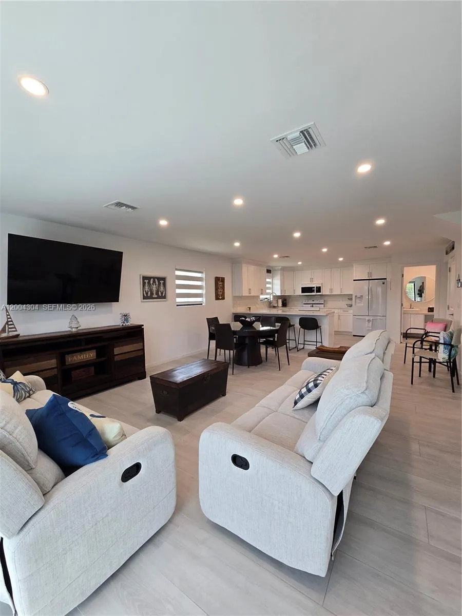 94825 Overseas Hwy #187 Key Largo, FL 33037