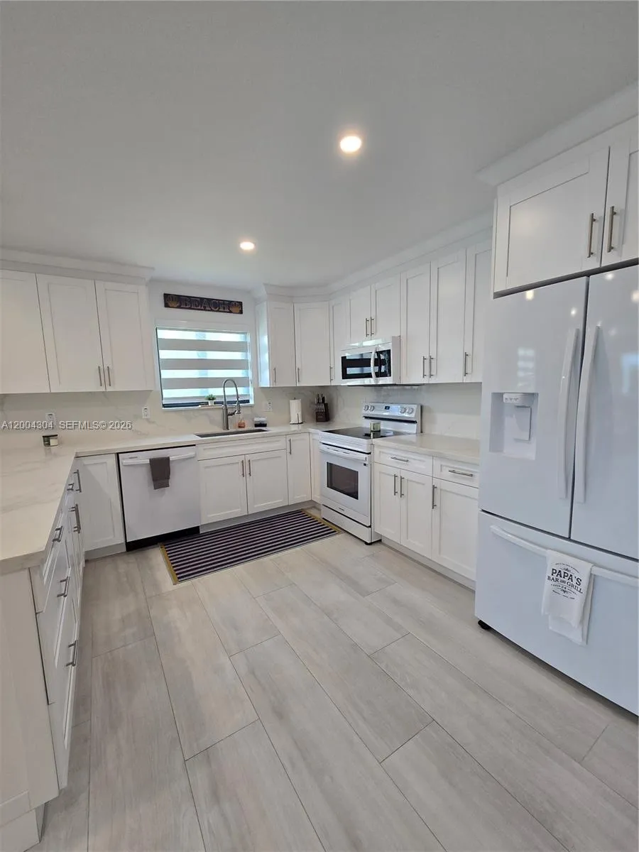 94825 Overseas Hwy #187 Key Largo, FL 33037