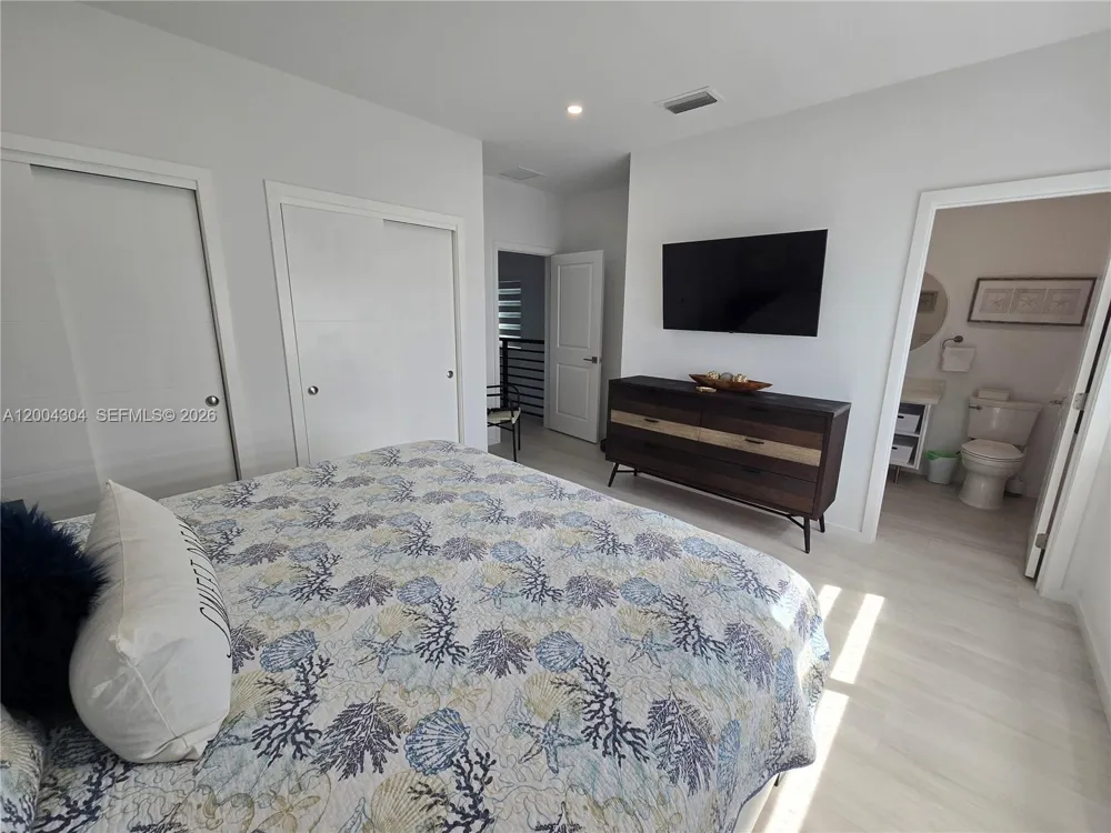 94825 Overseas Hwy #187 Key Largo, FL 33037