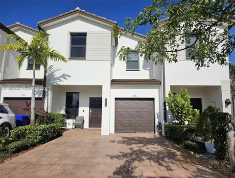 186 SW 185th Ter