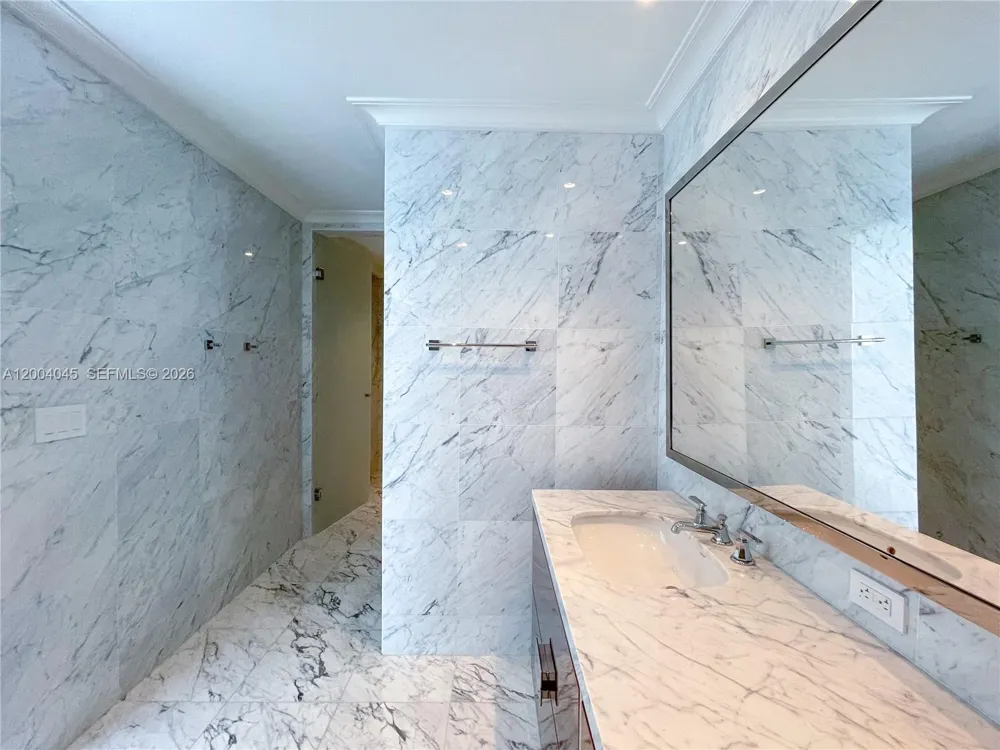 15701 Collins Ave #1205 Sunny Isles Beach, FL 33160