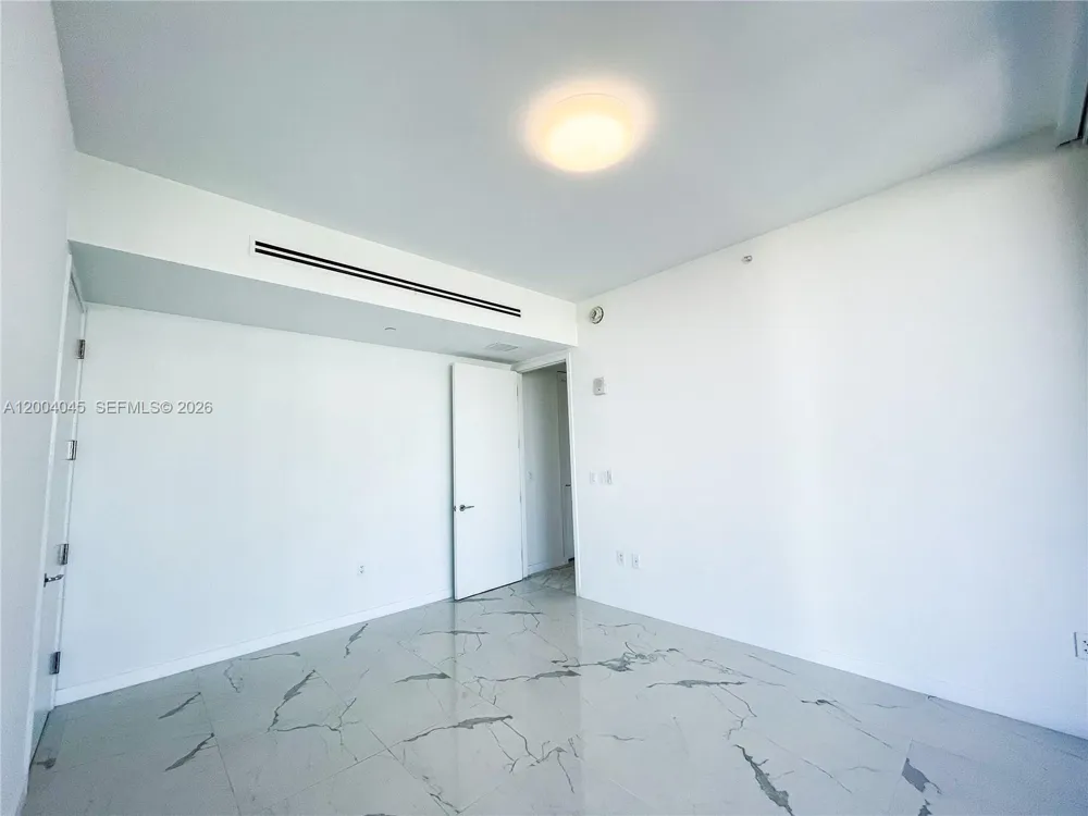 15701 Collins Ave #1205 Sunny Isles Beach, FL 33160