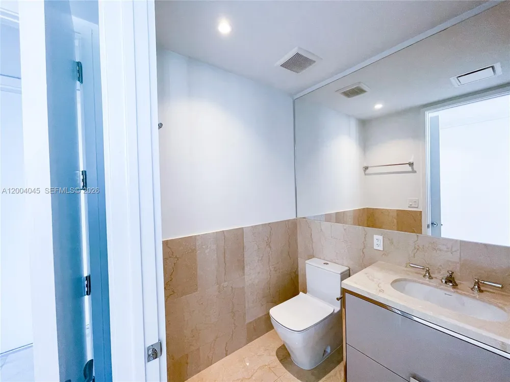 15701 Collins Ave #1205 Sunny Isles Beach, FL 33160