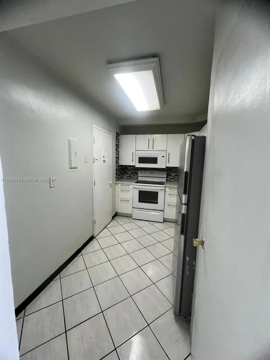 1865 79th St Csw #PH-J North Bay Village, FL 33141