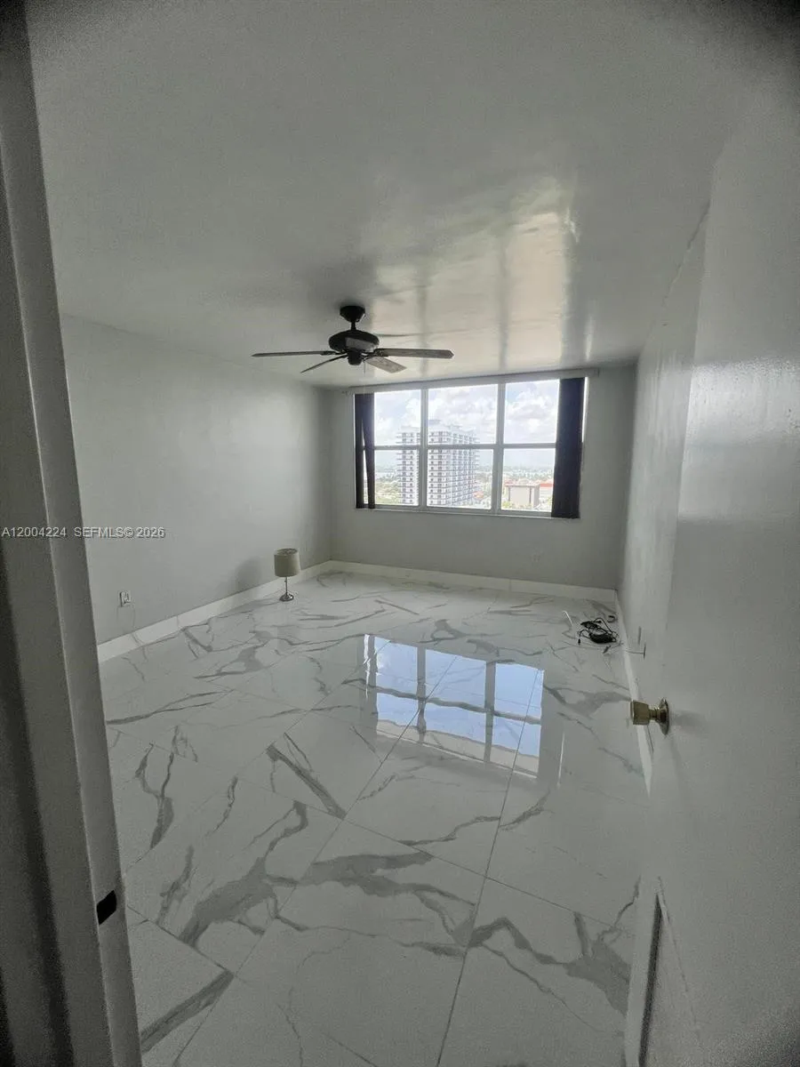1865 79th St Csw #PH-J North Bay Village, FL 33141