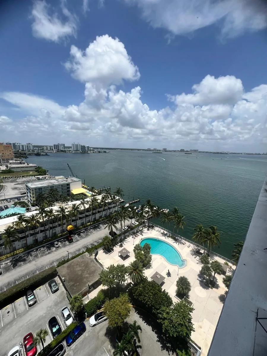 1865 79th St Csw #PH-J North Bay Village, FL 33141