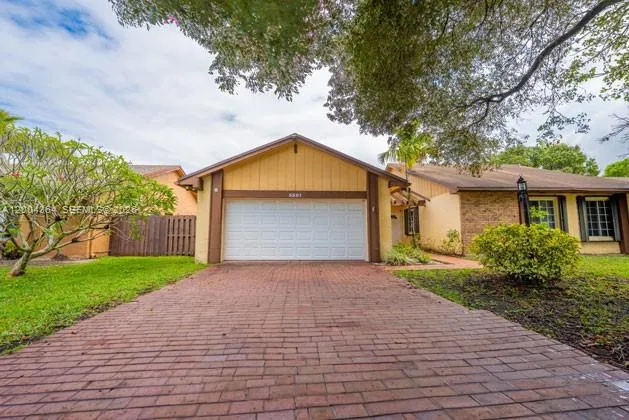 5501 SW 147th Pl Miami, FL 33185