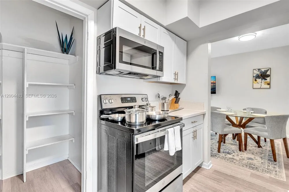 10006 E Bay Harbor Dr #17 Bay Harbor Islands, FL 33154