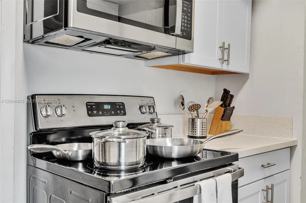 10006 E Bay Harbor Dr #17 Bay Harbor Islands, FL 33154