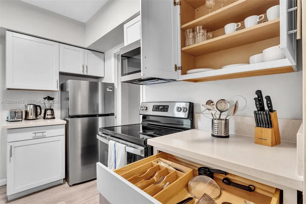 10006 E Bay Harbor Dr #17 Bay Harbor Islands, FL 33154