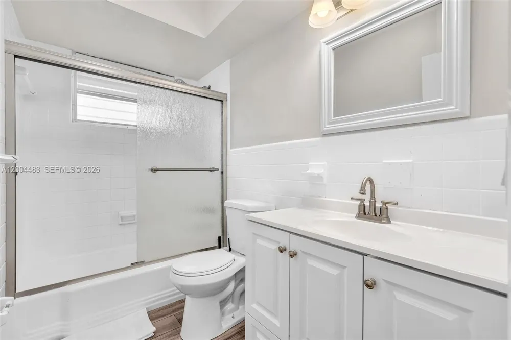 10006 E Bay Harbor Dr #17 Bay Harbor Islands, FL 33154