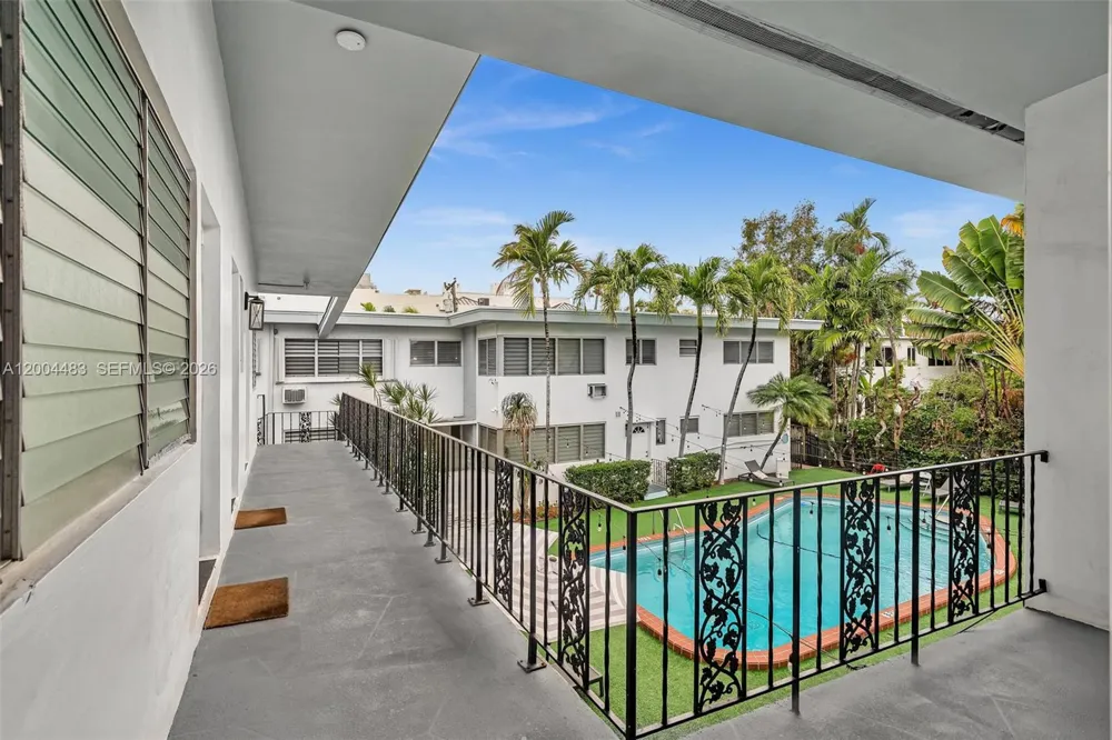 10006 E Bay Harbor Dr #17 Bay Harbor Islands, FL 33154