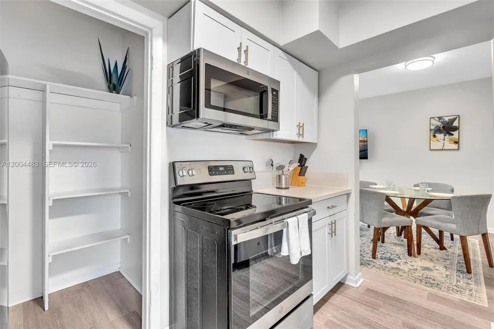 10006 E Bay Harbor Dr #17 Bay Harbor Islands, FL 33154
