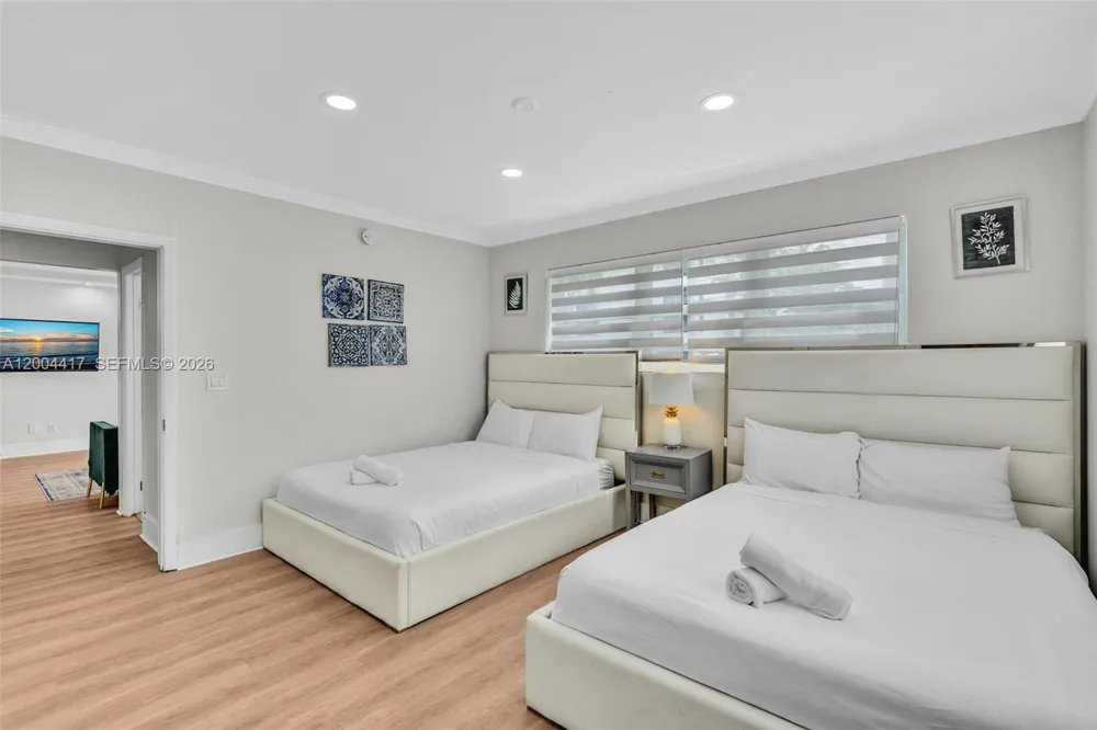 10000 E Bay Harbor Dr #12 Bay Harbor Islands, FL 33154