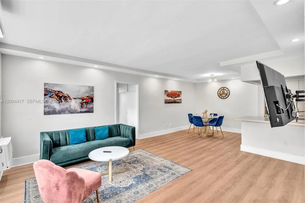 10000 E Bay Harbor Dr #12 Bay Harbor Islands, FL 33154