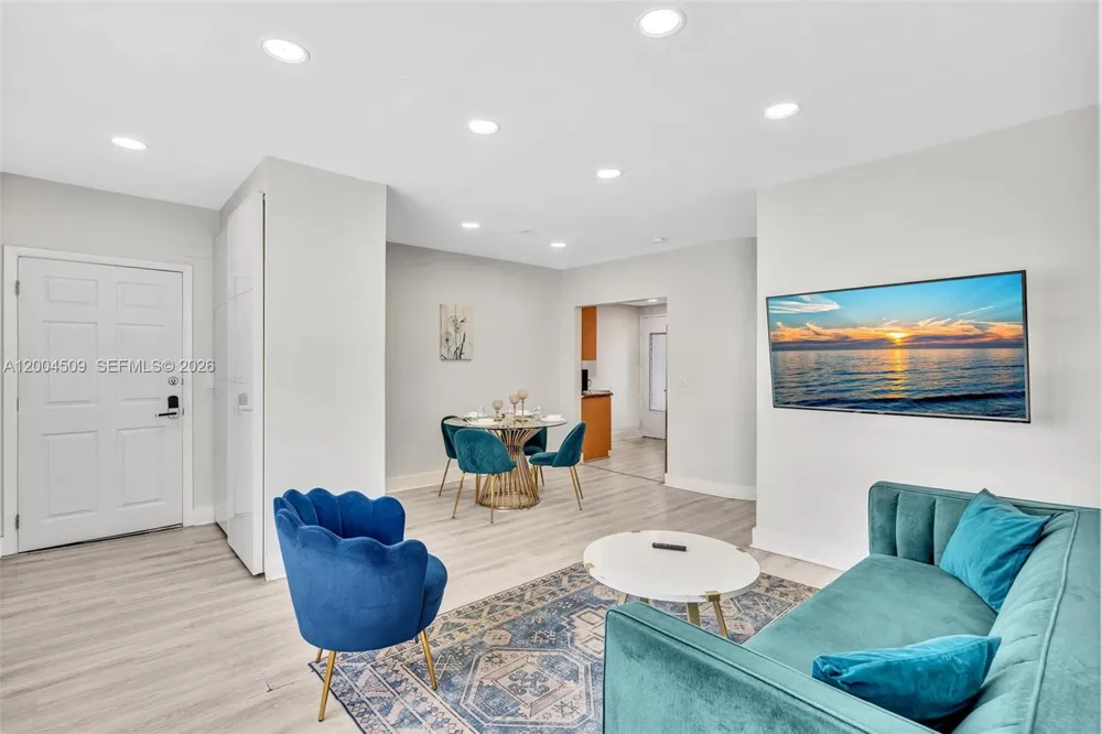 10000 E Bay Harbor Dr #18 Bay Harbor Islands, FL 33154