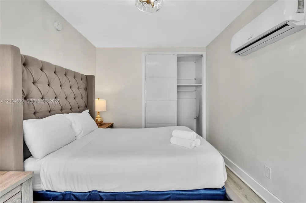 10000 E Bay Harbor Dr #18 Bay Harbor Islands, FL 33154