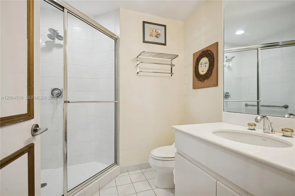 719 Crandon Blvd #310 Key Biscayne, FL 33149