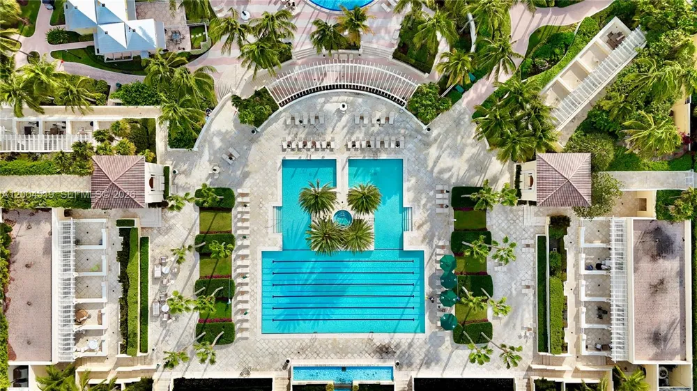 719 Crandon Blvd #310 Key Biscayne, FL 33149