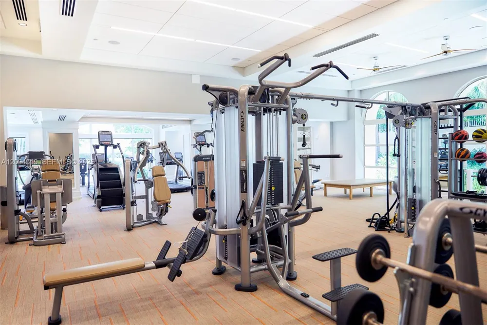 719 Crandon Blvd #310 Key Biscayne, FL 33149