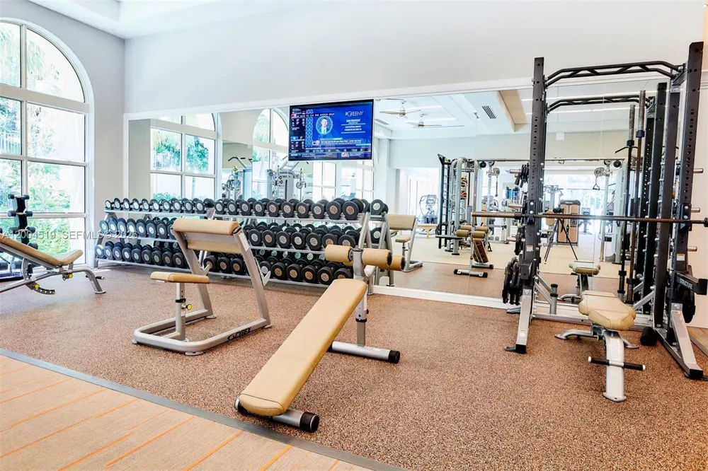 719 Crandon Blvd #310 Key Biscayne, FL 33149