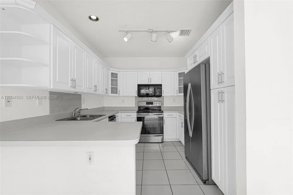 1675 Yellowheart Way Hollywood, FL 33019
