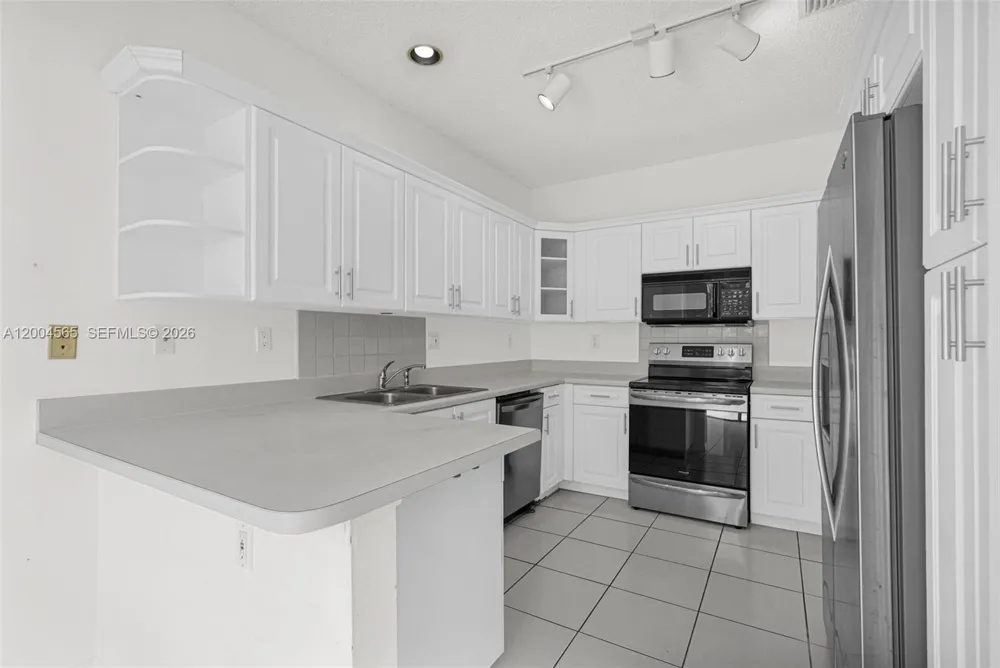 1675 Yellowheart Way Hollywood, FL 33019